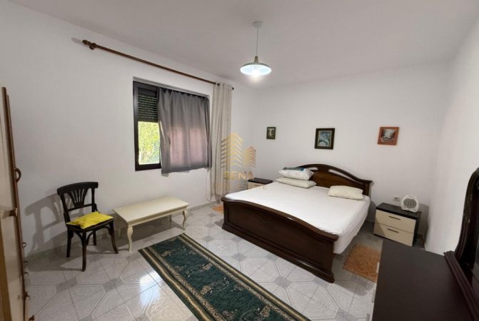 Tirane, jepet me qera shtepi 1+1+Ballkon Kati 1, 75 m² 400 € (Rruga Bajram Allaraj)