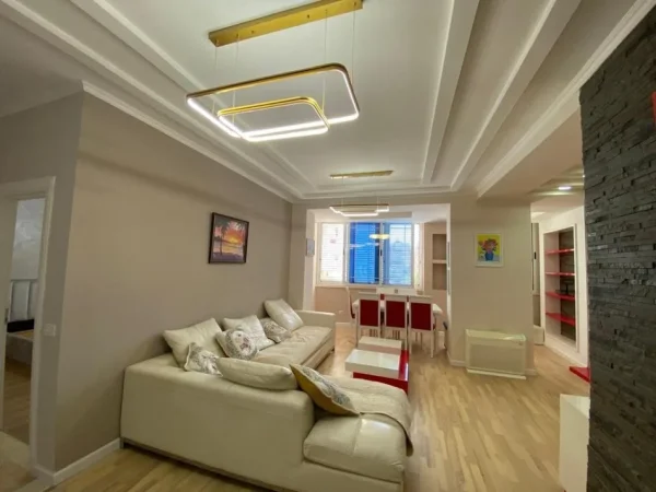 Tirane, shitet apartament 1+1 Kati 1, 78 m² (Fondnacioni Eleonore)