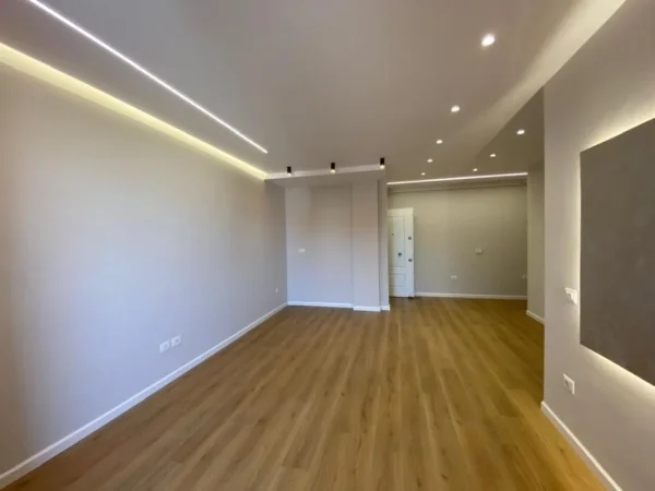 Tirane, shitet apartament 1+1 Kati 1, 78 m² 140.000 € (Fondnacioni Eleonore)