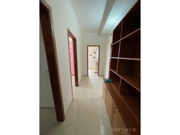 Tirane, jepet me qera apartament 2+1+Aneks+Ballkon Kati 9, 90 m² 650 € (Prane Tregut Elektrik)