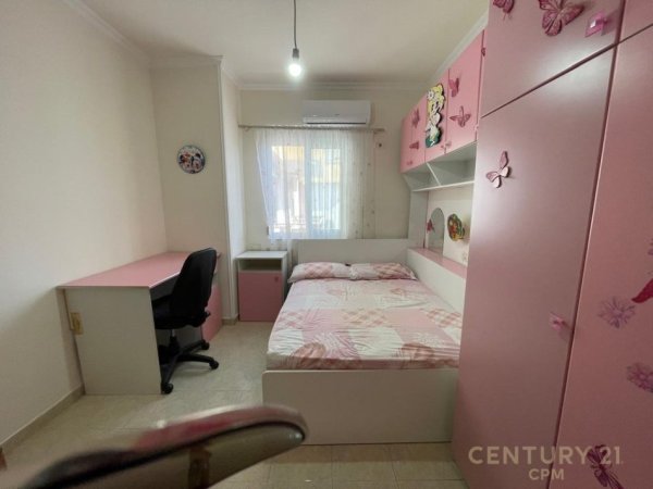 Tirane, jepet me qera apartament 2+1+Aneks+Ballkon Kati 9, 90 m² 650 € (Prane Tregut Elektrik)