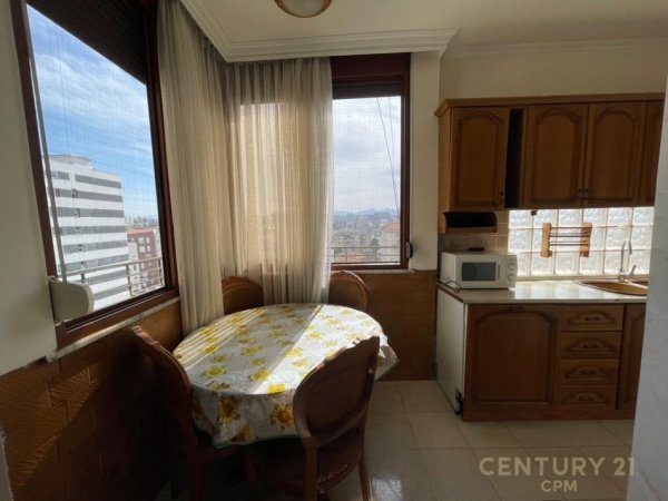 Tirane, jepet me qera apartament 2+1+Aneks+Ballkon Kati 9, 90 m² 650 € (Prane Tregut Elektrik)