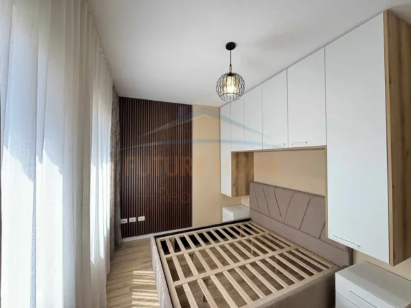 Tirane, shes apartament 1+1 Kati 3, 51 m² 83.000 € (Yzberisht)