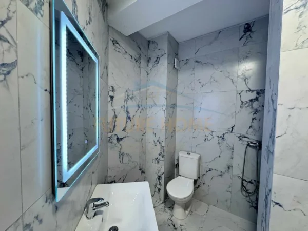 Tirane, shes apartament 1+1 Kati 3, 51 m² 83.000 € (Yzberisht)