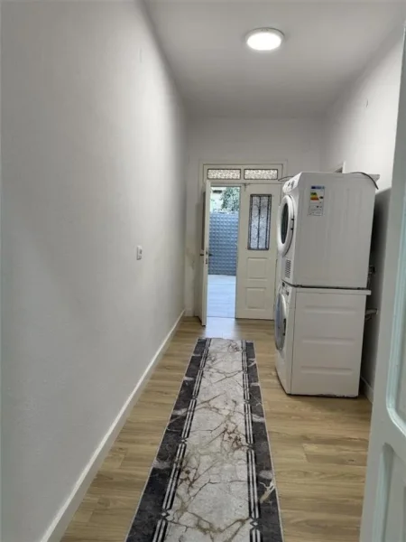 Tirane, jepet me qera apartament 1+1+Ballkon Kati 1, 60 m² 400 € (yzberisht)