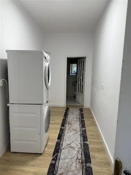 Tirane, jepet me qera apartament 1+1+Ballkon Kati 1, 60 m² 400 € (yzberisht)
