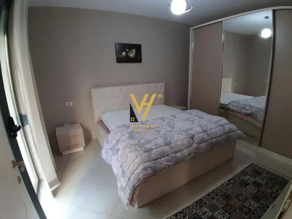 Tirane, jepet me qera apartament 1+1+Ballkon Kati 2, 70 m² 600 € (rruga e kosovareve)