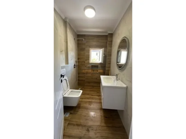 Tirane, shes apartament 2+1+Ballkon Kati 4, 73 m² 129.000 € (qsut)