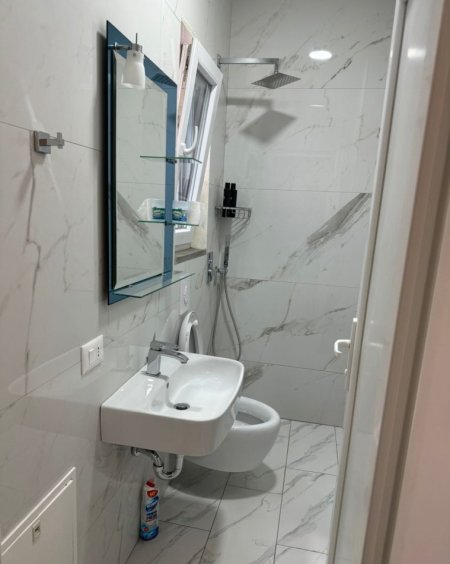Tirane, jepet me qera garsonier 1+1 Kati 2, 35 m² 280 € (Senatoriumi)