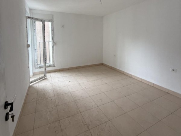 Tirane, jepet me qera apartament 1+1 Kati 4, 63 m² 450€ (5 maj)