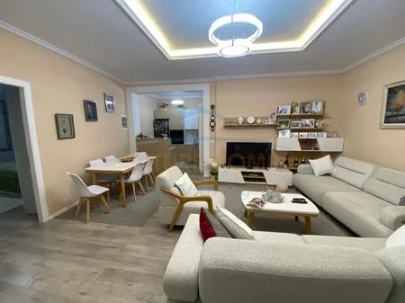 Tirane, shitet apartament 2+1 Kati 0, 82 m² 15.000.000 € 