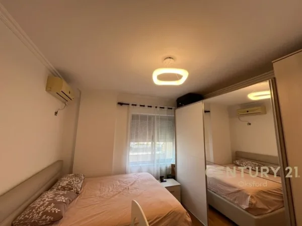 Tirane, jepet me qera apartament 1+1+Ballkon Kati 2, 77 m² 500 € (Astir)