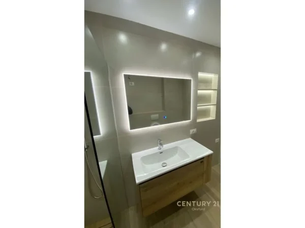 Tirane, jepet me qera apartament 1+1+Ballkon Kati 2, 77 m² 500 € (Astir)