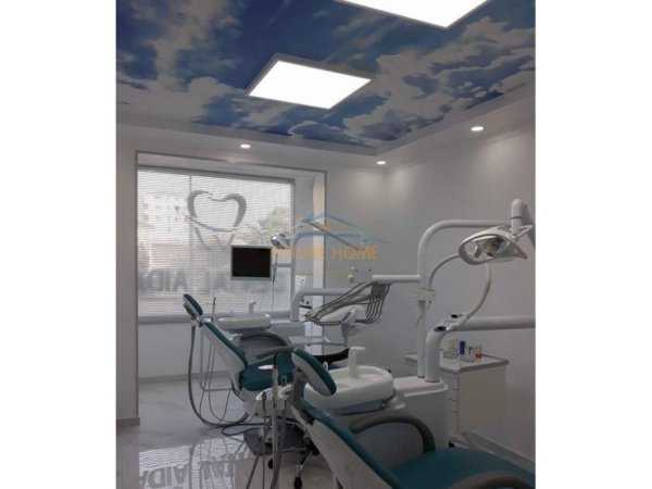 Tirane, jepet me qera ambjent biznesi Kati 2, 50 m² 800 € 
