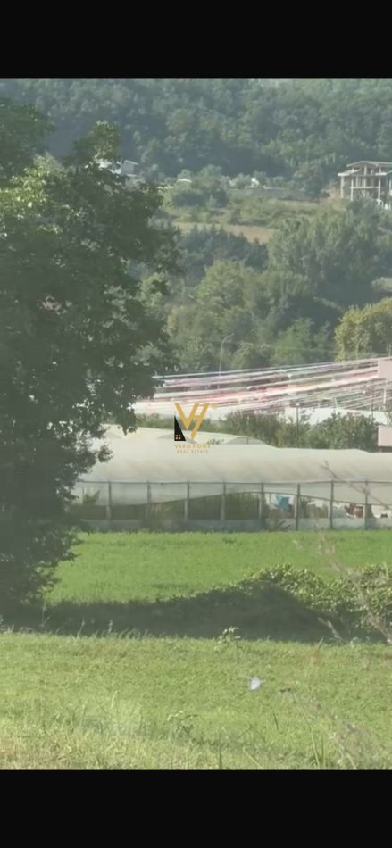 Tirane, shitet toke , 2.500 m² 175.000 € (PEZE)