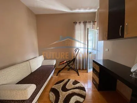 Tirane, shitet apartament 2+1+2 Kati 4, 93 m² 195.000 € (Myslym Shyr)