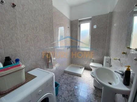 Tirane, shitet apartament 2+1+2 Kati 4, 93 m² 195.000 € (Myslym Shyr)