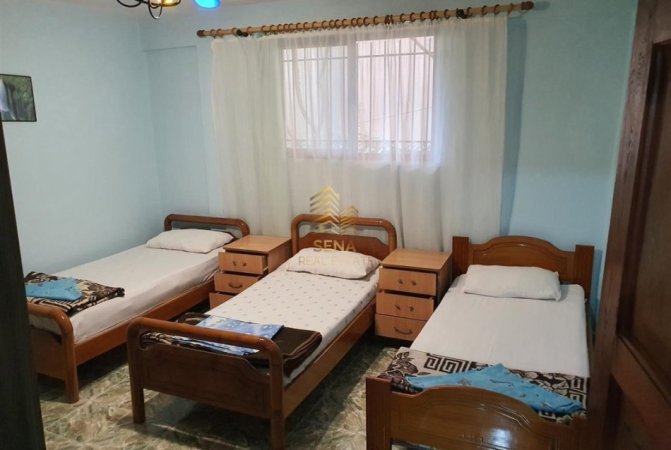Tirane, jepet me qera shtepi 1+1 Kati 1, 65 m² 300 € (Rruga Mihal Dhimitri)