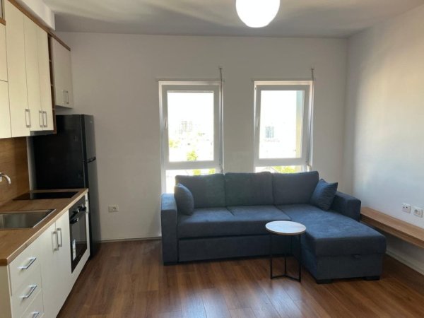 Tirane, jepet me qera apartament 1+1+Ballkon Kati 8, 65 m² 650 € (shkolla e kuqe)