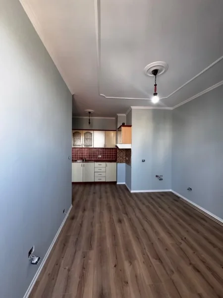 Tirane, shitet apartament 1+1+Ballkon Kati 8, 59 m² 140.000 € (rruga Fortuzi)