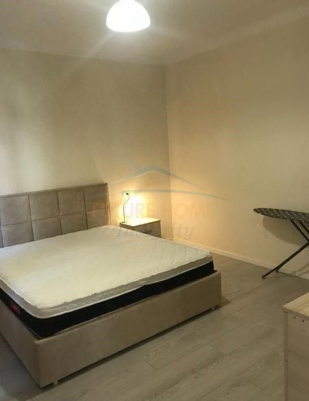Tirane, jepet me qera Vile 1+1 Kati 1, 60 m² 400 € (Ish Tregu Elektrik)
