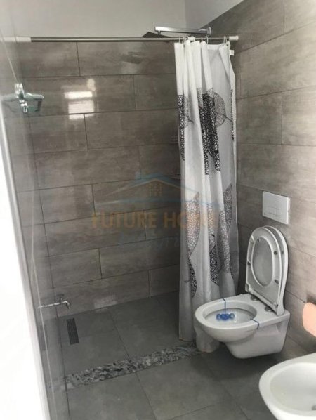 Tirane, jepet me qera Vile 1+1 Kati 1, 60 m² 400 € (Ish Tregu Elektrik)