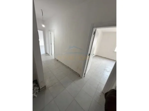 0683487469 Tirane, shitet apartament 2+1 Kati 1, 103 m² 123.000 € (SHKOZE)