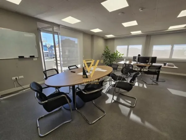 Tirane, shitet ambjent biznesi Kati 1, 350 m² 1.500.000 € (SHESHI WILLSON)