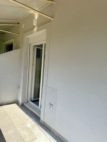 Tirane, jepet me qera apartament 1+1+Ballkon Kati 0, 53 m² 450 € (Selite, 100 m ne vije ajrore me UNI Marin Barleti, rruga Qemal Butka)