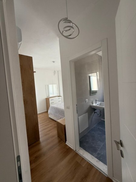 Tirane, jap me qera apartament 2+1+Ballkon Kati 7, 100 m² 800 € (Rruga Xhanfize Keko, Kompleksi Erli)