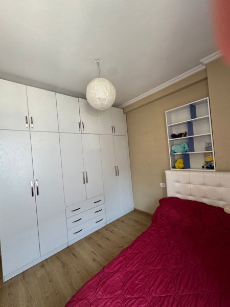 Tirane, jepet me qera apartament 2+1 Kati 4, 100 m² 1.000 € 