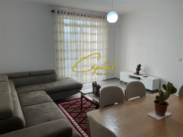 Tirane, jepet me qera apartament 3+1+Ballkon Kati 3, 120 m² 800 € (5 MAJ)
