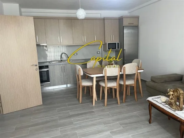 Tirane, jepet me qera apartament 3+1+Ballkon Kati 3, 120 m² 800 € (5 MAJ)