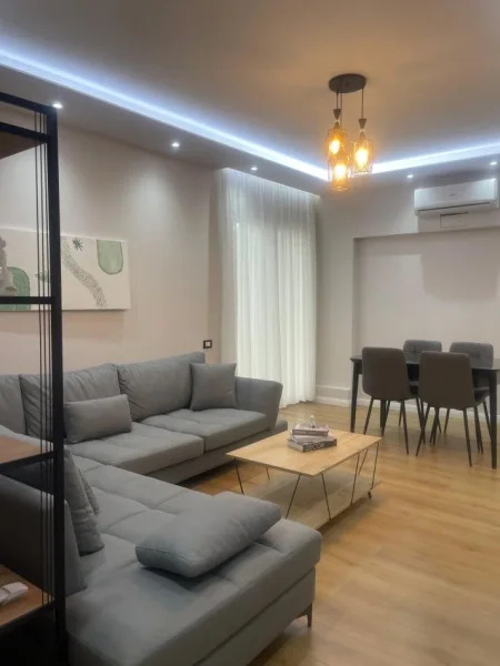 Tirane, jepet me qera apartament 2+1 , 110 m² 850 € 