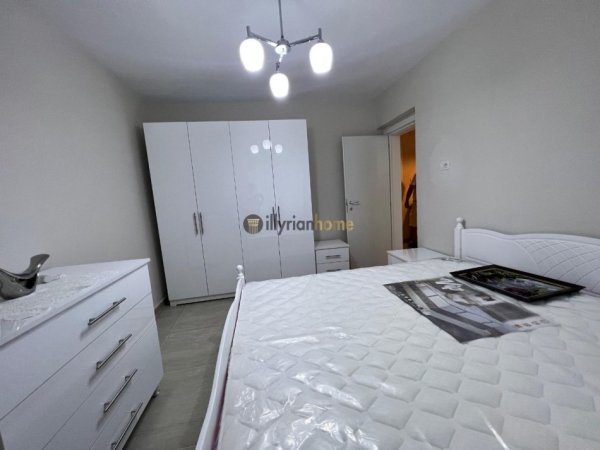Tirane, jepet me qera apartament 3+1+Ballkon Kati 5, 95 m² 700 €