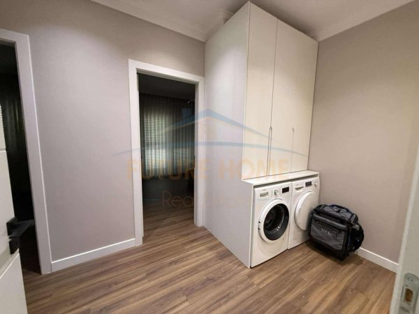 Tirane, jepet me qera apartament 3+1 Kati 2, 146 m² 1.100 € (Lake Land Residence, Farke)