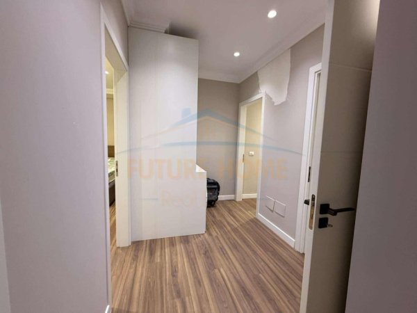 Tirane, jepet me qera apartament 3+1 Kati 2, 146 m² 1.100 € (Lake Land Residence, Farke)