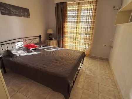 Tirane, jepet me qera apartament 2+1 , 80 m² 700 € 