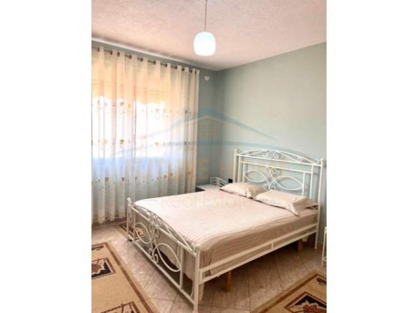 Tirane, jepet me qera apartament 1+1+BLK Kati 10, 65 m² 400 Euro (rruga Panorama)