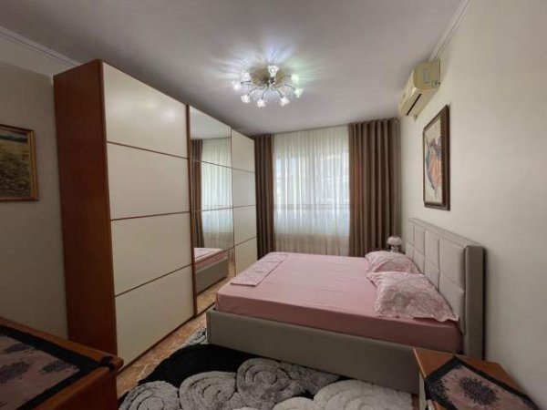 Tirane, jepet me qera apartament 1+1 Kati 3, 70 m² 600 Euro (rruga e Kosovareve)