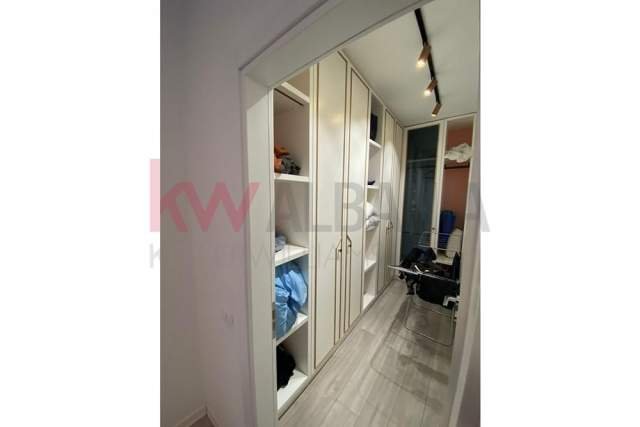 Tirane, jepet me qera apartament 1+1+BLK Kati 5, 83 m² 630 Euro (Rruga Medar Shtylla)