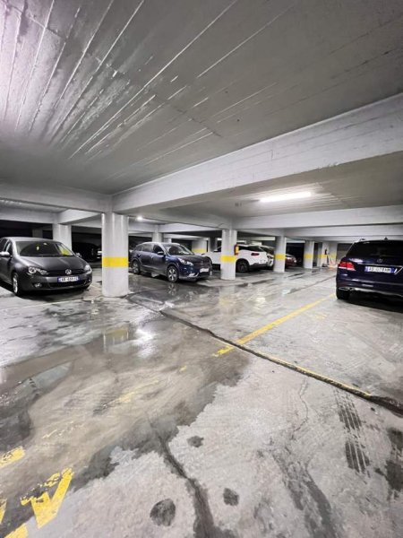 Tirane, shes garazh Kati -2, 1.235 m² 750.000 Euro (Sheshi Willson)