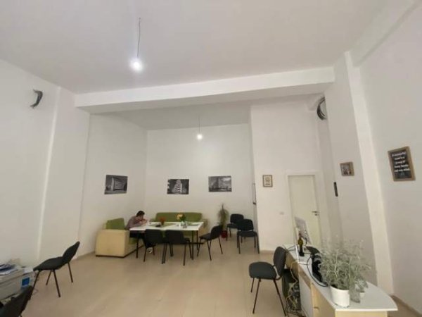 Tirane, shitet ambjent biznesi Kati 0, 63 m² 107.100 Euro (astir)