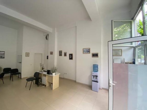 Tirane, shitet ambjent biznesi Kati 0, 63 m² 107.100 Euro (astir)