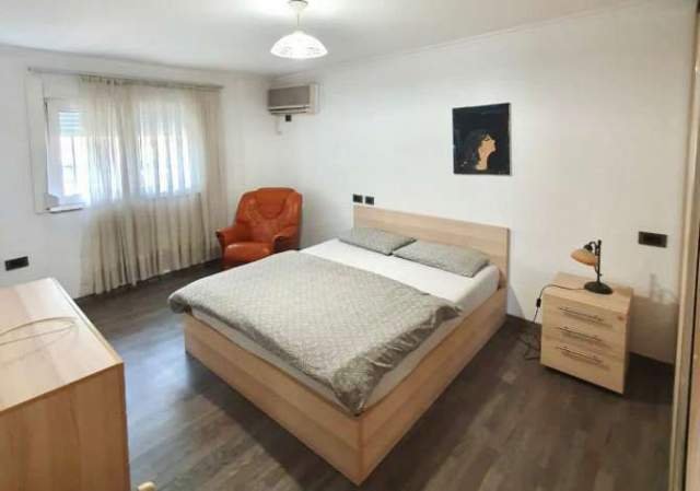 Tirane, jap me qera apartament 2+1 Kati 8, 120 m² 650 Euro (Sulejman Delvina)