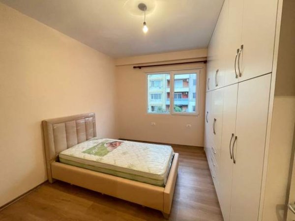 Tirane, jepet me qera apartament 2+1 Kati 3, 96 m² 400 Euro (Unaza E Re Astir)