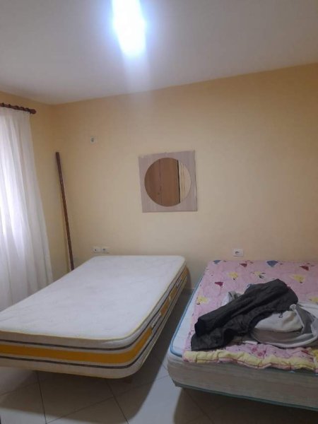 Tirane, jepet me qera apartament 1+1 Kati 1, 60 m² 30.000 Leke (Shkolla e Kuqe)