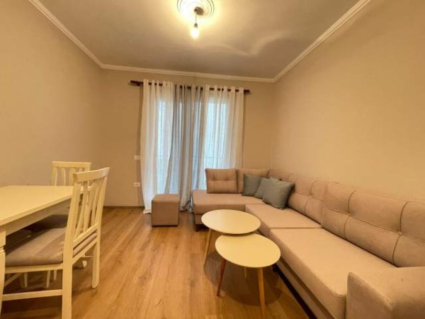 Tirane, jepet me qera apartament 2+1 Kati 2, 96 m² 370 Euro (Unaza E Re Astir)