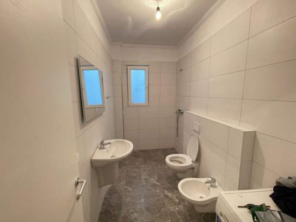 Tirane, jepet me qera apartament 2+1 Kati 2, 96 m² 370 Euro (Unaza E Re Astir)