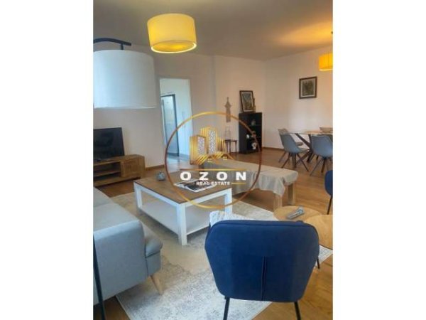 Tirane, jepet me qera apartament 3+1+A+BLK Kati 3, 180 m² 1.400 Euro (SAUK)